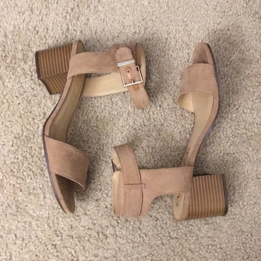 Unisa tan sandal